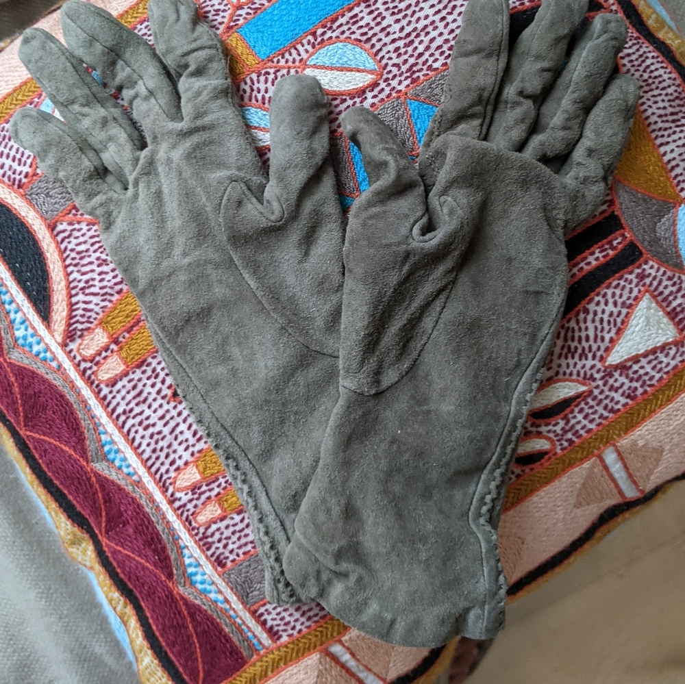 Antonio Murolo Italian leather, cashmere, and wool gloves